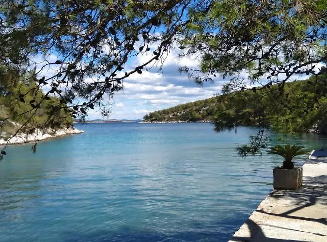 Apartment Seaside Secluded Cove Dumboka Bay - Dumboka Sali
