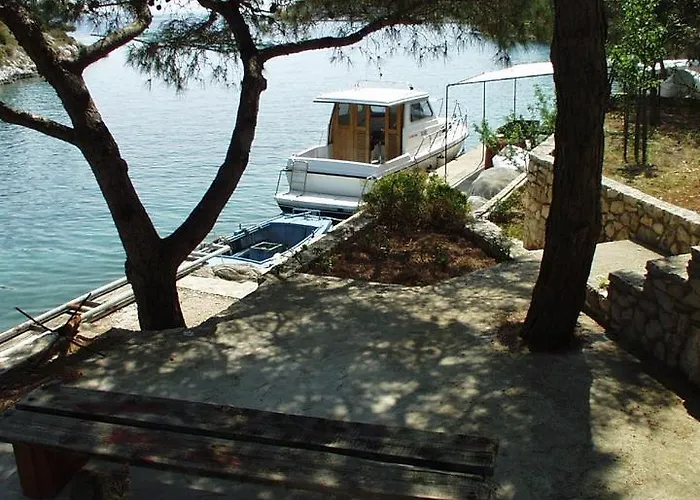 Seaside Secluded Cove Dumboka Bay - Dumboka Apartment *